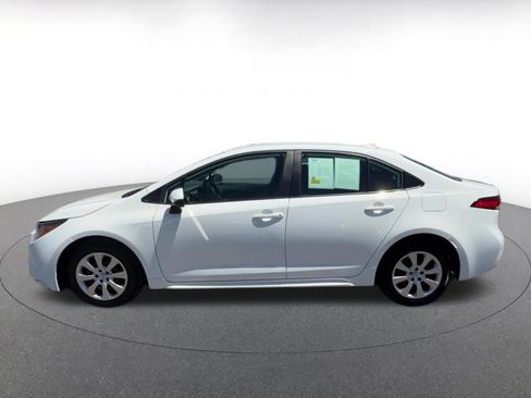 Used 2025 Toyota Corolla LE FWD image 9