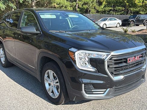 Used 2024 GMC Terrain SLE AWD/4WD image 5