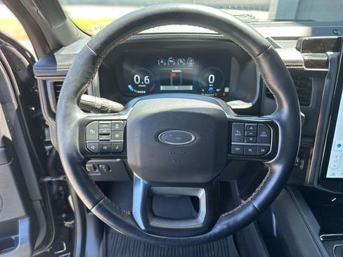 Used 2023 Ford Expedition Platinum AWD/4WD image 15