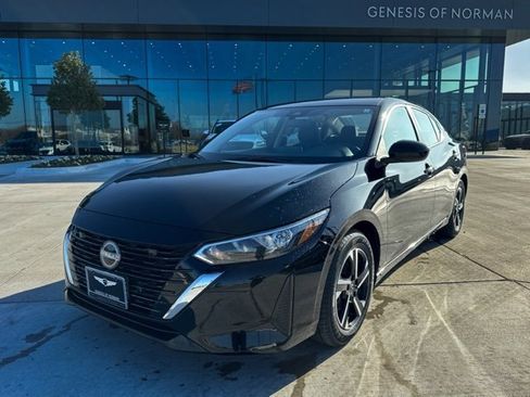 Used 2025 Nissan Sentra SV image 1