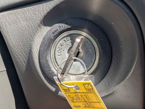 Used 2000 Toyota Camry FWD image 27