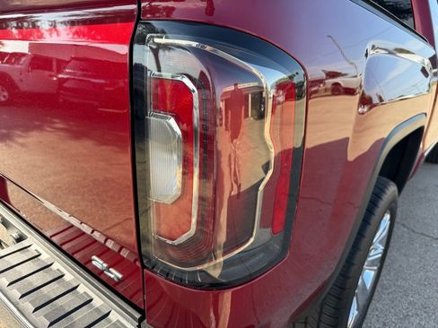 Used 2018 GMC Sierra 1500 SLT AWD/4WD image 10