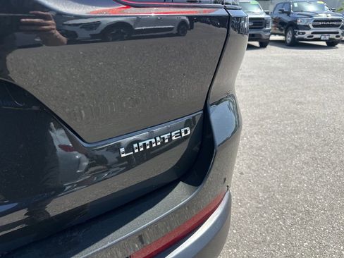 Used 2023 Jeep Grand Cherokee L Limited w/ Luxury Tech Group II image 7