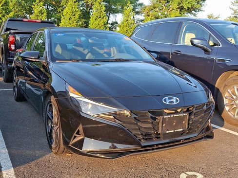 Used 2023 Hyundai Elantra SEL w/ Convenience Package FWD image 5