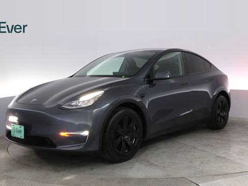 Used 2021 Tesla Model Y Long Range image 2
