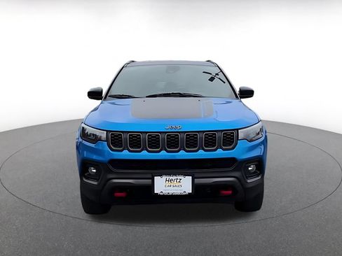Used 2025 Jeep Compass Trailhawk AWD/4WD image 4