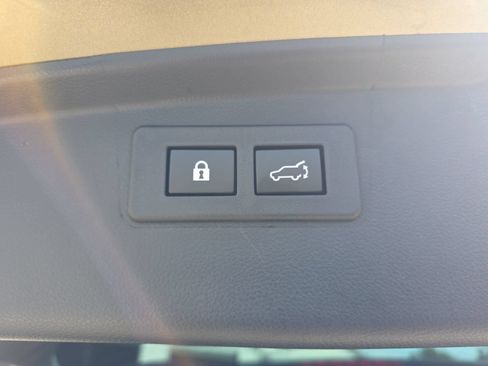 Used 2025 Subaru Outback Touring XT AWD/4WD image 32