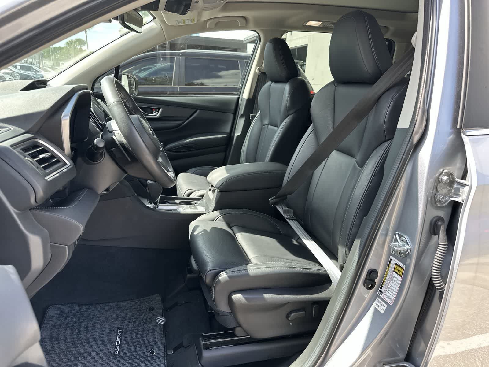Used 2025 Subaru Ascent Limited AWD/4WD image 3