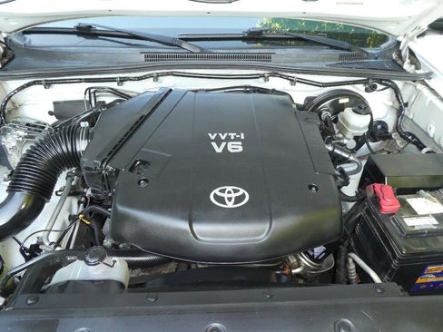 Used 2010 Toyota Tacoma PreRunner RWD image 13