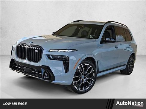 Used 2025 BMW X7 M60i image 1