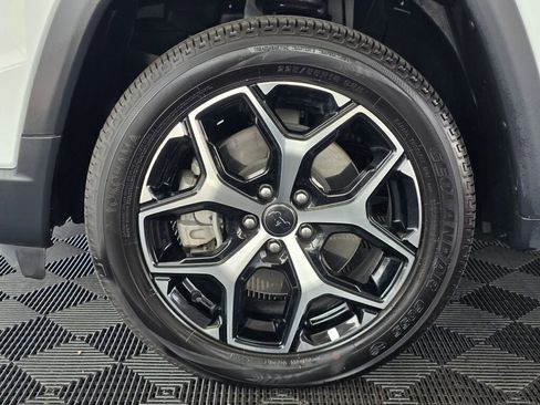 Used 2025 Jeep Compass Limited AWD/4WD image 11