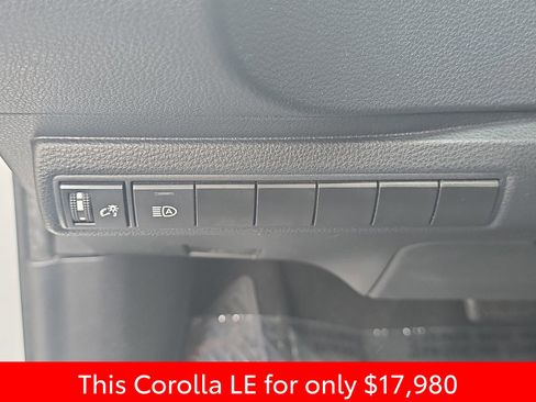 Used 2023 Toyota Corolla LE image 31