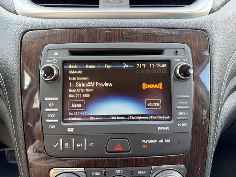 Used 2015 Chevrolet Traverse LT w/ Traveler's Package FWD image 34
