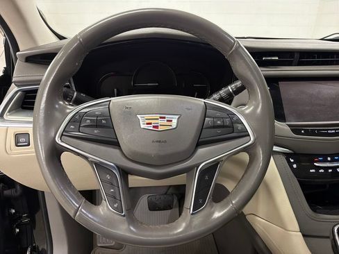 Used 2019 Cadillac XT5 Premium Luxury FWD image 20