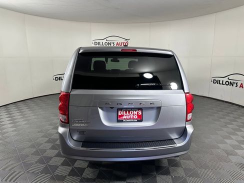 Used 2020 Dodge Grand Caravan SE image 5