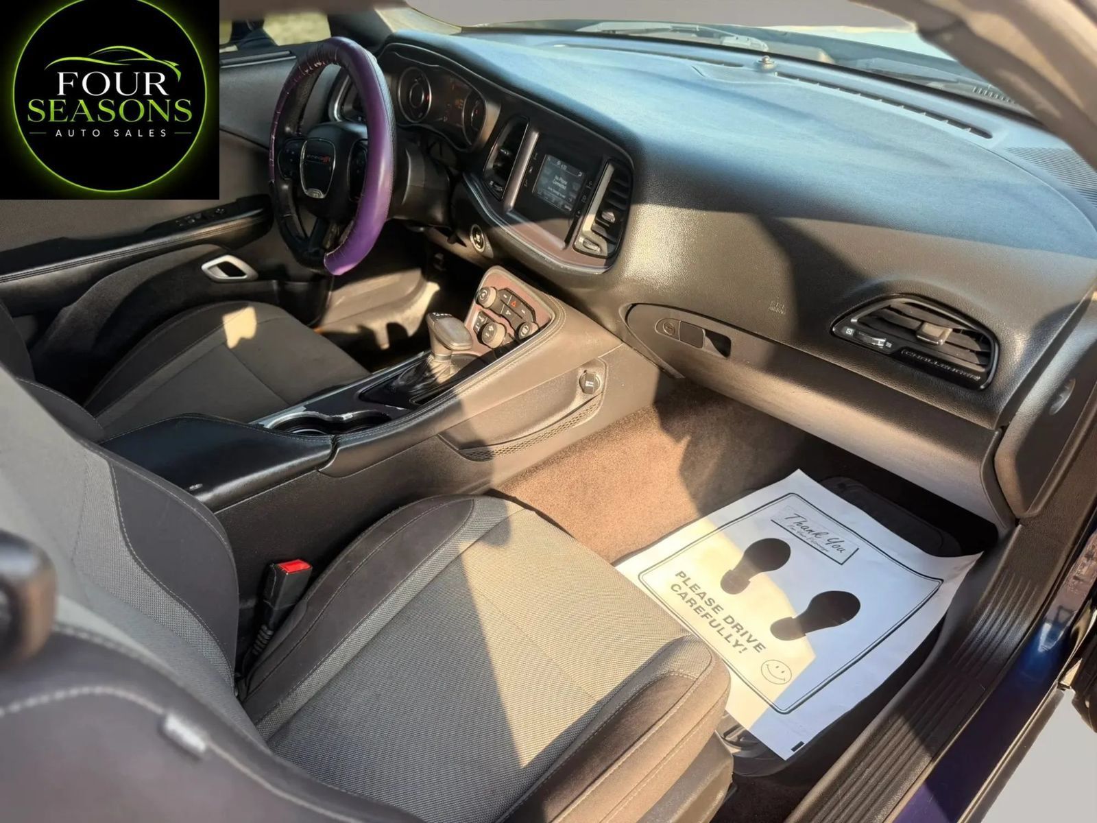 Used 2015 Dodge Challenger SXT RWD image 6