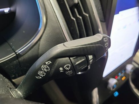 Used 2021 Ford Edge Titanium image 46