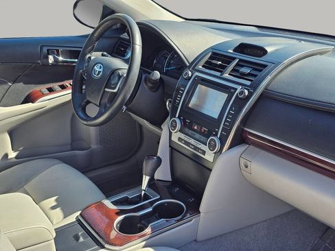 Used 2013 Toyota Camry XLE w/ Leather Pkg image 26