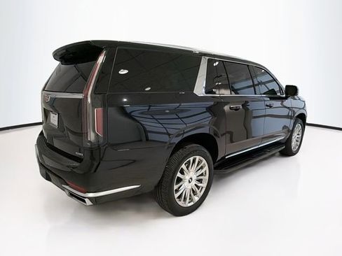Used 2023 Cadillac Escalade ESV Premium Luxury image 6