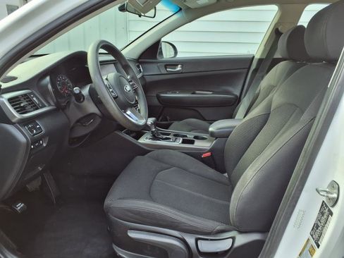 Used 2019 Kia Optima LX image 9