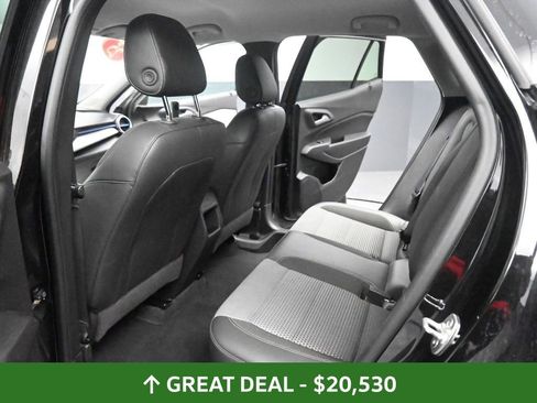 Used 2025 Chevrolet Trax LT image 27