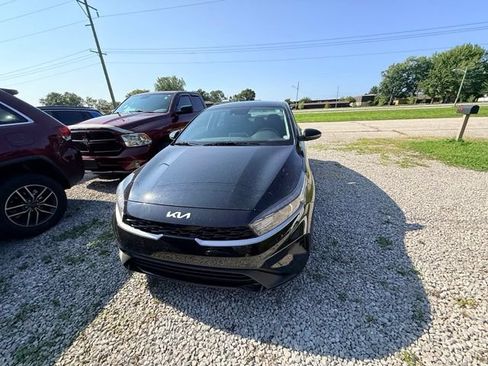 Used 2024 Kia Forte LXS w/ LXS Technology Package FWD image 5