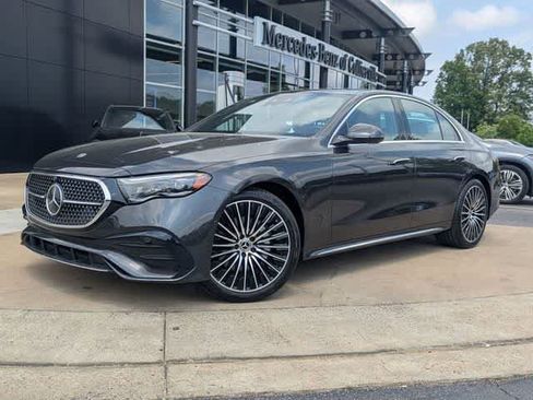 Used 2025 Mercedes-Benz E 350 4MATIC Sedan image 1