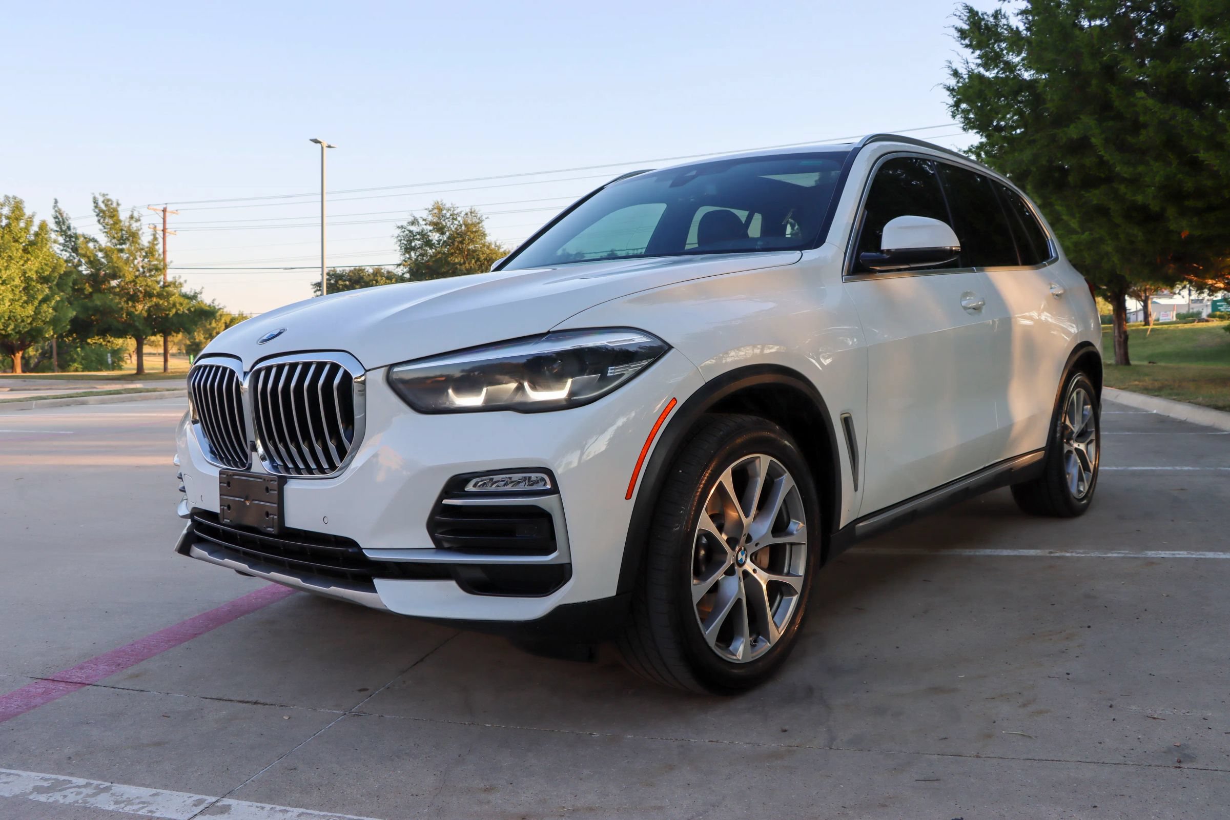 Used 2019 BMW X5 xDrive40i w/ Convenience Package AWD/4WD image 3