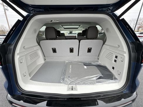 New 2026 GMC Acadia Denali w/ Super Cruise Package image 25