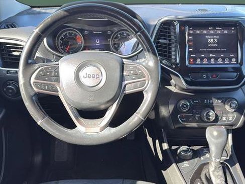 Used 2020 Jeep Cherokee Limited image 19