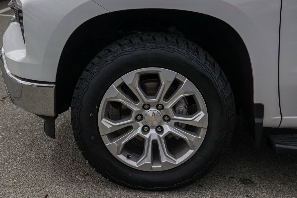 Used 2023 Chevrolet Silverado 1500 LTZ AWD/4WD image 12