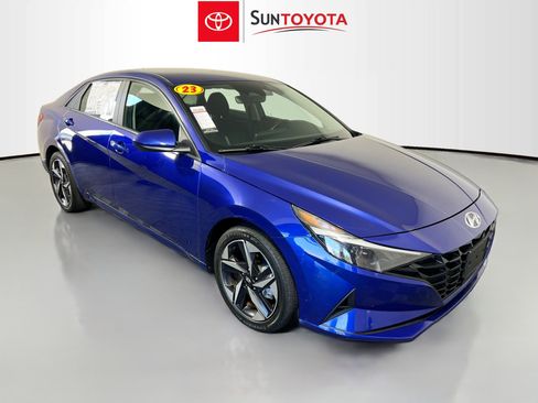 Used 2023 Hyundai Elantra SEL w/ Convenience Package FWD image 1