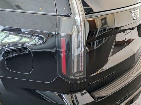 Certified 2026 Cadillac Escalade V w/ LPO, ONYX Package AWD/4WD image 14