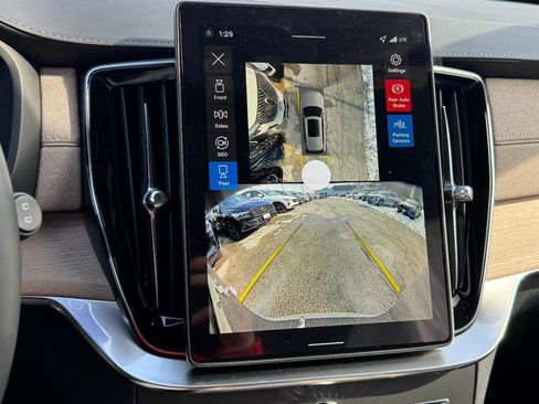 New 2026 Volvo XC90 T8 Ultra w/ Protection Package Premier image 14