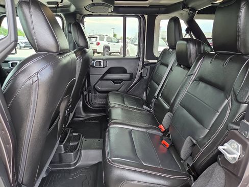 Used 2021 Jeep Wrangler Unlimited Sahara AWD/4WD image 10