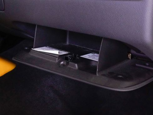 Used 2006 Chevrolet SSR w/ Preferred Equipment Group image 76