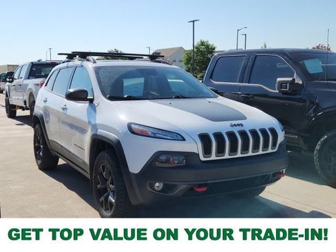 Used 2018 Jeep Cherokee Trailhawk w/ Quick Order Package 27L AWD/4WD image 1