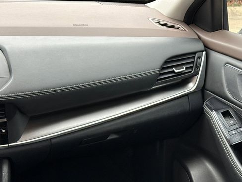 Used 2023 Nissan Rogue SV w/ SV Premium B Package image 17