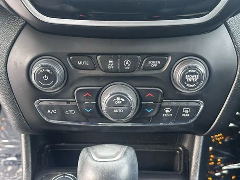 Used 2019 Jeep Cherokee High Altitude image 17