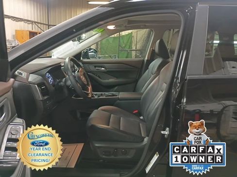 Used 2023 Nissan Rogue SV w/ SV Premium Package image 8