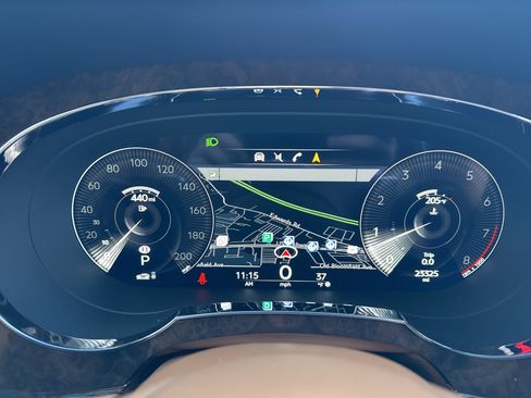 Used 2022 Bentley Bentayga image 20