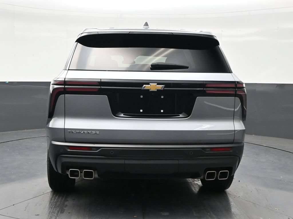 Used 2024 Chevrolet Traverse LS FWD image 4