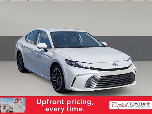 Used 2025 Toyota Camry XLE AWD/4WD image 1