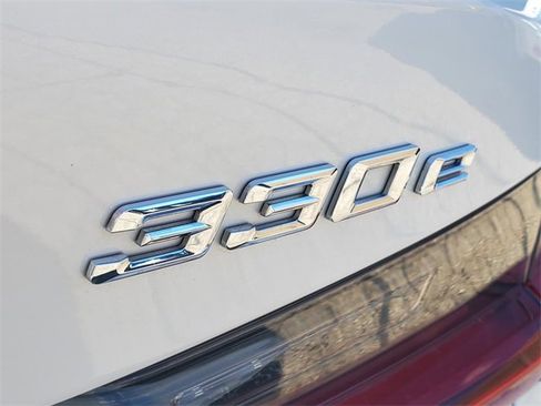 Used 2022 BMW 330e w/ M Sport Package image 6
