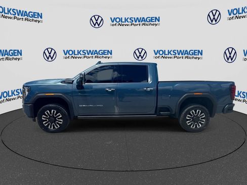 Used 2024 GMC Sierra 3500 Denali Ultimate AWD/4WD image 11