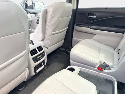 Used 2018 Honda Pilot Elite image 15
