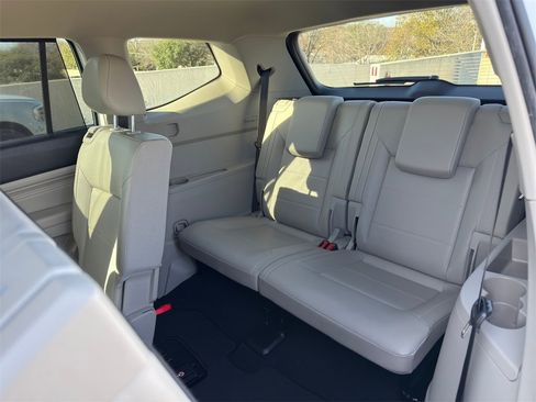 Used 2023 Volkswagen Atlas SE image 29