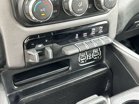 Used 2022 RAM 1500 Big Horn AWD/4WD image 27