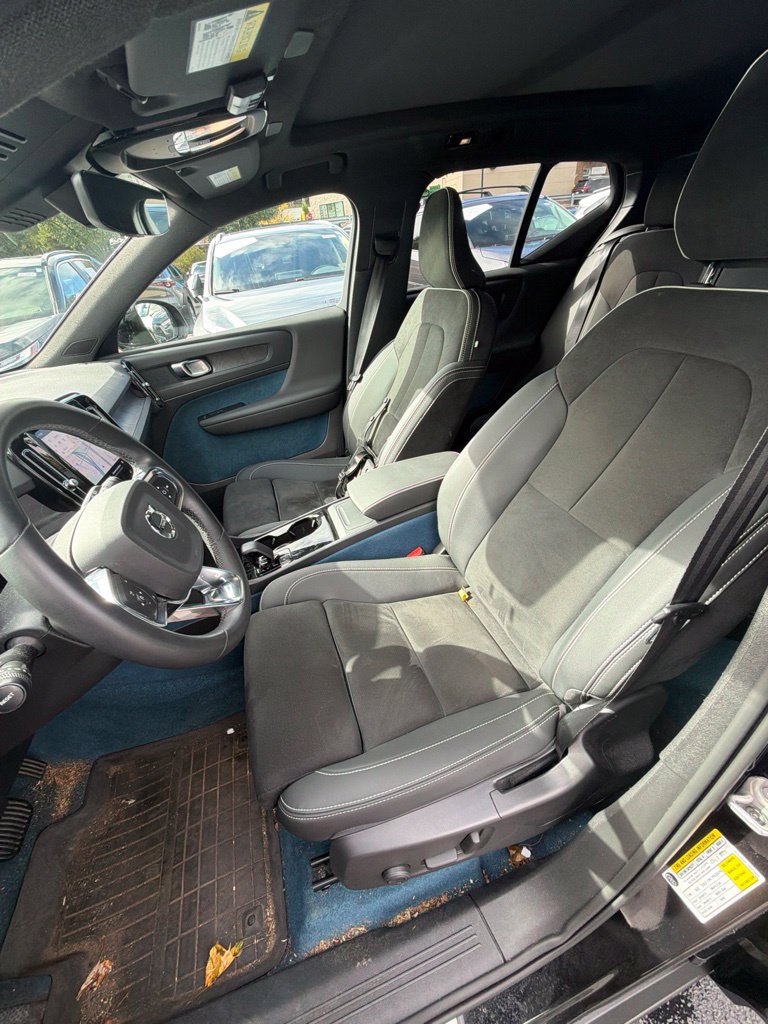 Used 2023 Volvo XC40 Recharge Plus w/ Protection Package Premier AWD/4WD image 13
