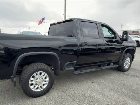 Used 2024 Chevrolet Silverado 2500 LT image 8